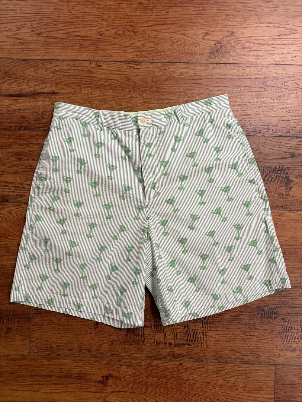 Vineyard Vines Men’s Shorts 34 Seersucker Green Martini Print 8” Inseam